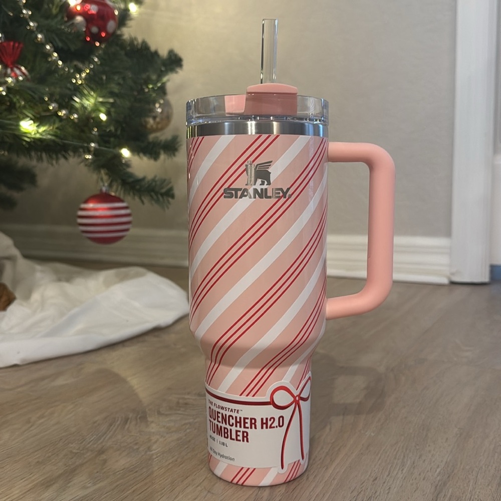Limited Edition Stanley 40 oz H2.0 FlowState Quencher Tumbler Strawberry Twist